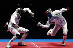 九游app下载地址-球场上空前激烈，热血拼搏展现无限魅力！