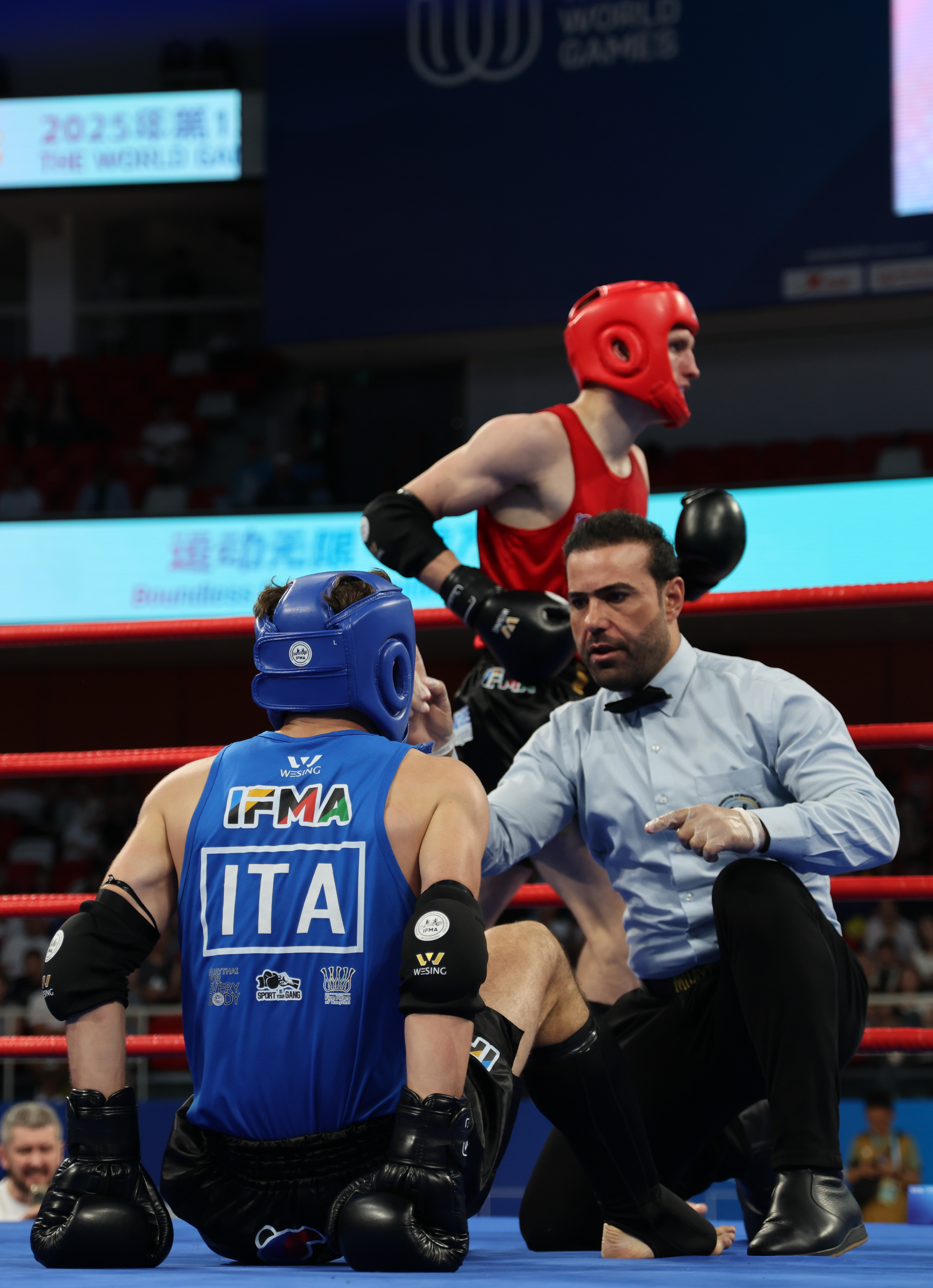 美国拳击选手击败对手,成功晋级男子半决赛 美国拳击选手击败对手,成功晋级男子半决赛