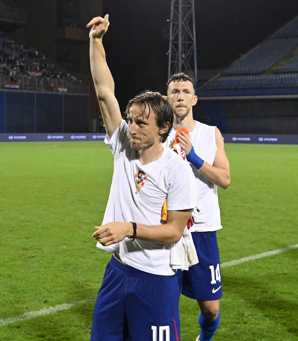 粉红压哨,AC米兰出线在望的简单介绍 粉红压哨,AC米兰出线在望的简单介绍