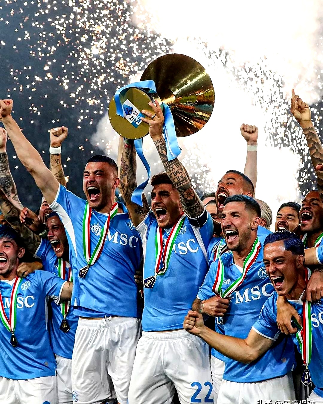 包含那不勒斯客场大胜，实现三连胜的词条